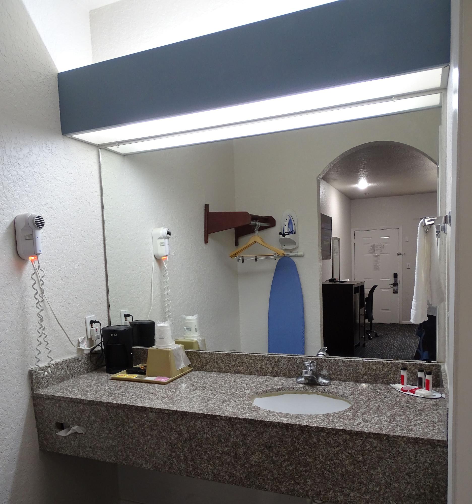 ซูเปอร์ 8 บาย วินด์แฮม ฮุสตัน/บรูกฮอลโลว์ นอร์ทเวสต์ Hotel ฮูสตัน ภายนอก รูปภาพ